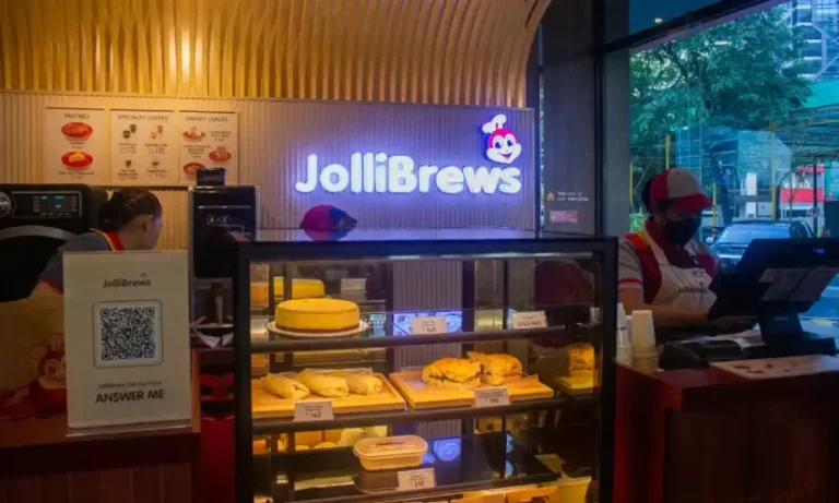 Jollibee first jollibee cake in the philppines